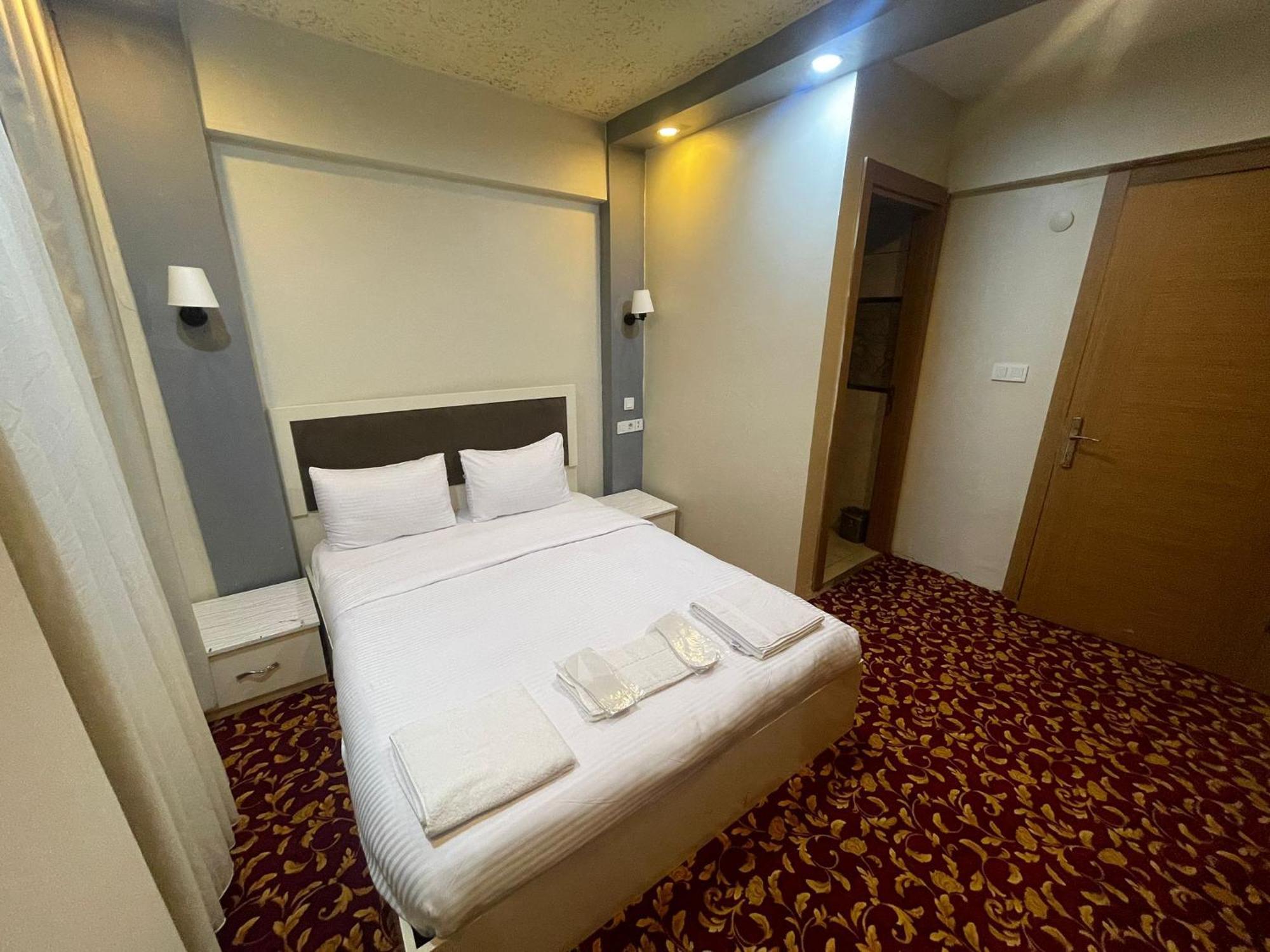 Ufuk Hotel Стамбул Экстерьер фото